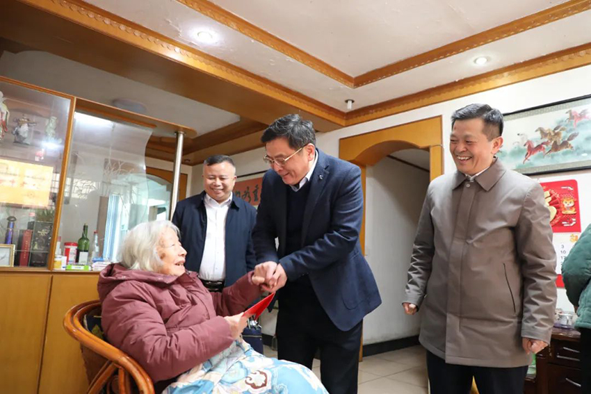 曾昭和一行到萍乡基层企业调研慰问1.jpg 曾昭和一行到萍乡基层企业调研慰问1.jpg